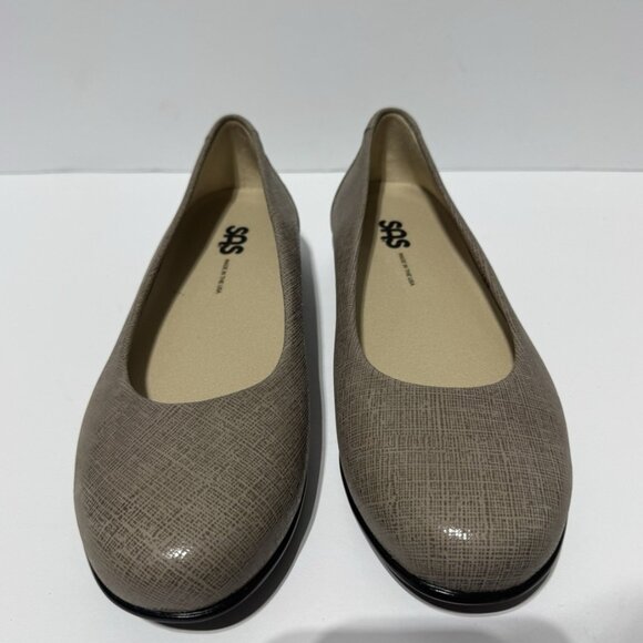 SAS Womens Scenic Flat Fog Size 7 Wide - Picture 2 of 6